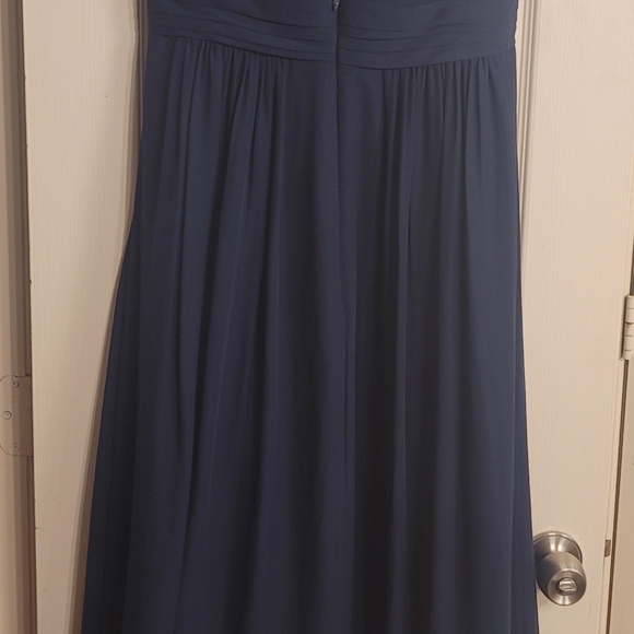 Dress - Picture 5 of 6